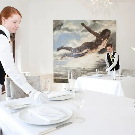 Hotel Burg 4*